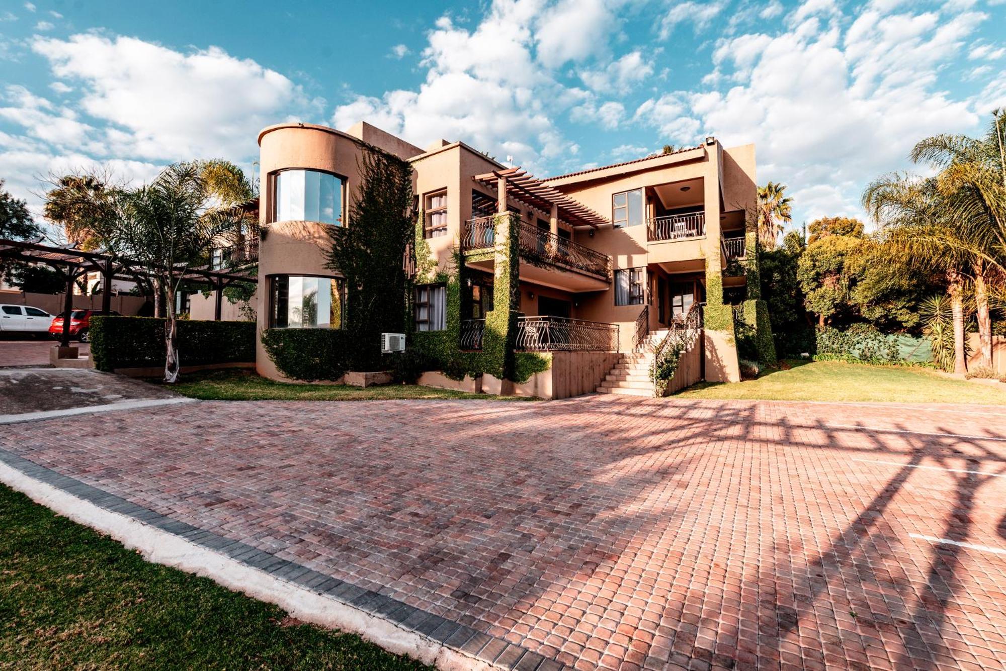 Chateau La Mer Exclusive Guesthouse & Spa Hartbeespoort Exterior photo