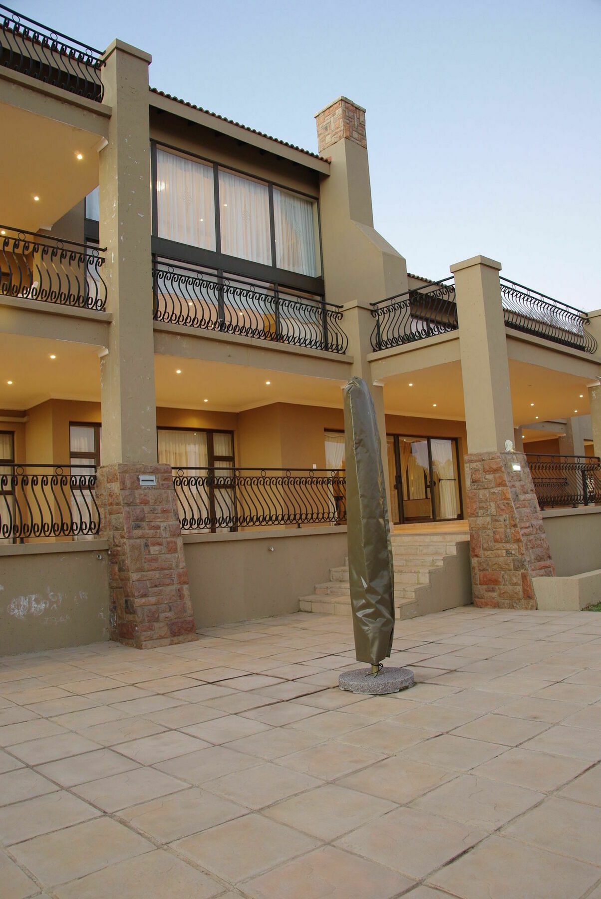 Chateau La Mer Exclusive Guesthouse & Spa Hartbeespoort Exterior photo